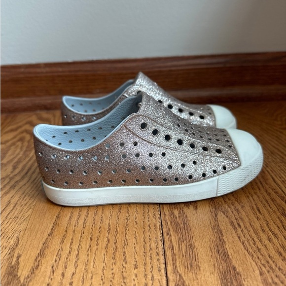 Native Shoes Girls Size C11 Glitter - Picture 3 of 6